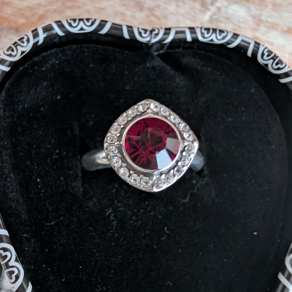 Brighton Romantica, Retired Ruby Red/Clear Cushion Ring With Tin, Size 6.75 - Picture 3 of 6